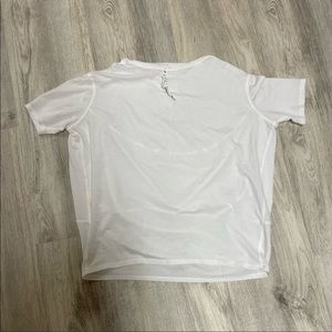 Lululemon size 2 - Back in action shirt